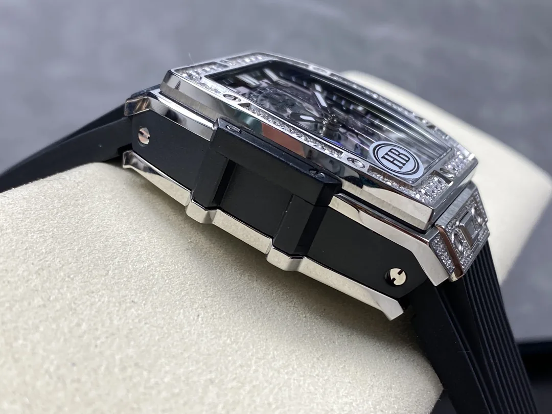 Hublot Spirit Of Big Bang Replica 642.NX.0170.RX.1704 42mm Grey Black Dial Watch