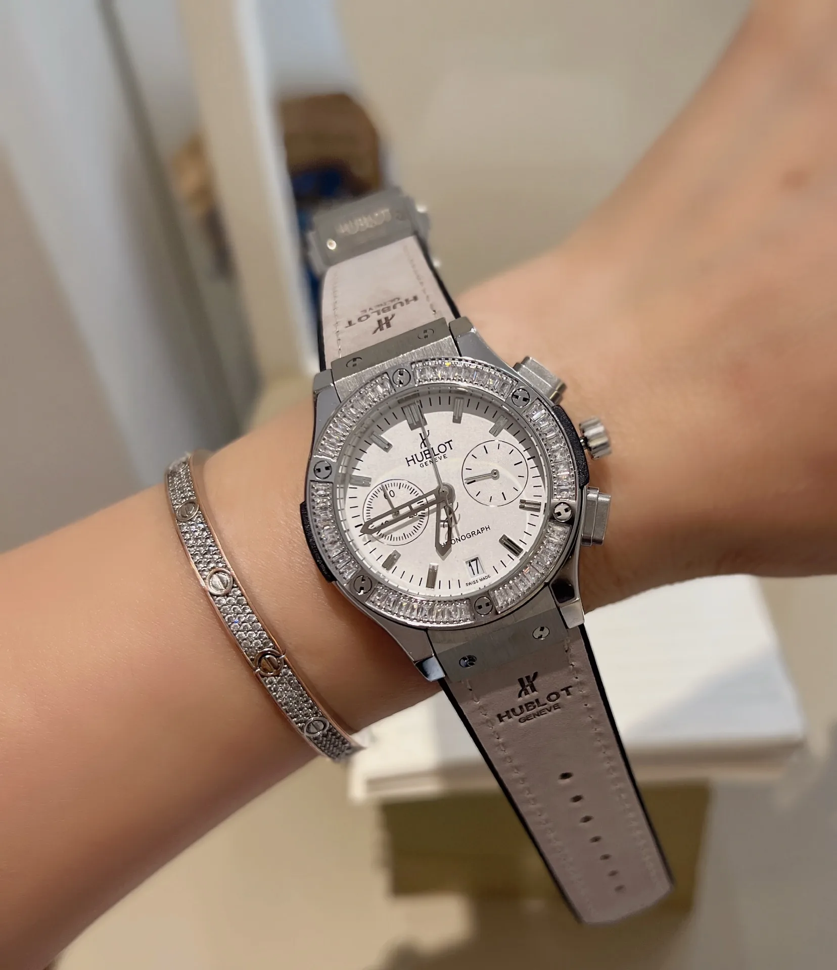 HUBLOT Big Bang Women's 38mm PMX006 White Dial Rubber White Strap - IVR