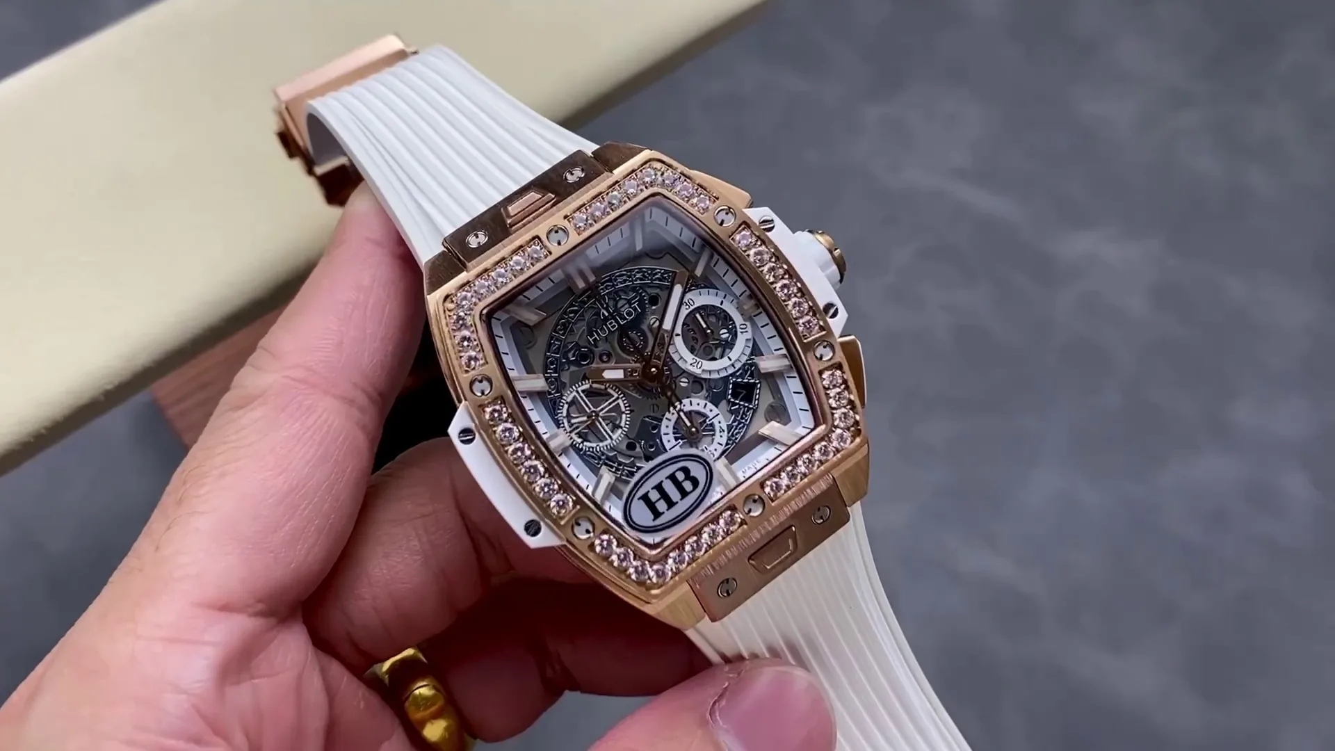 Hublot Spirit Of Big Bang Replica 642.OX.0180.RX.1104 42mm White Transparent Dial