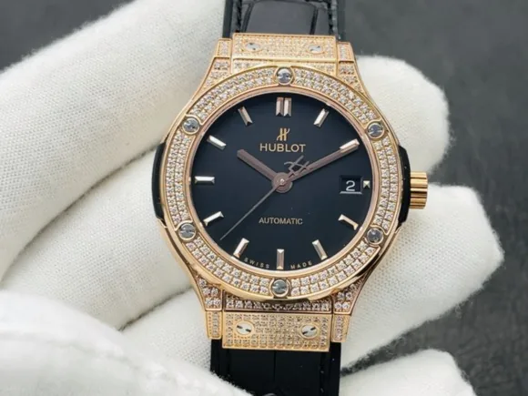 Hublot Classic Fusion Replica 542.OX.1181.LR.1704 42mm Rose Gold Black Dial Watch